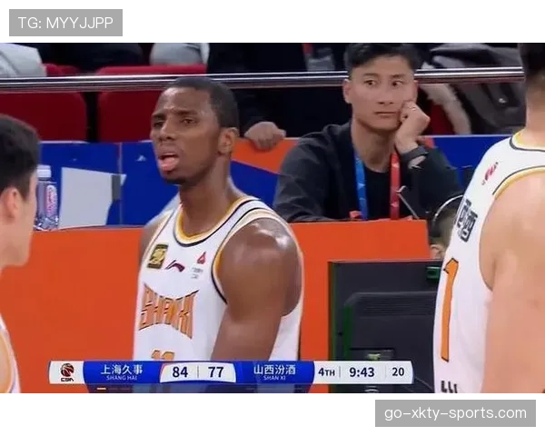 任意球判罚争议背后，裁判如何判定犯规区域边界？